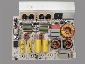 Carte de puissance avec source-